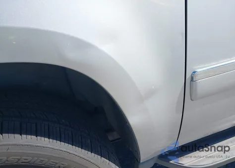 2010 Chevrolet Suburban 1500 Ltz z USA, uszkodzony, nr VIN 1GNUKKE3XAR163737